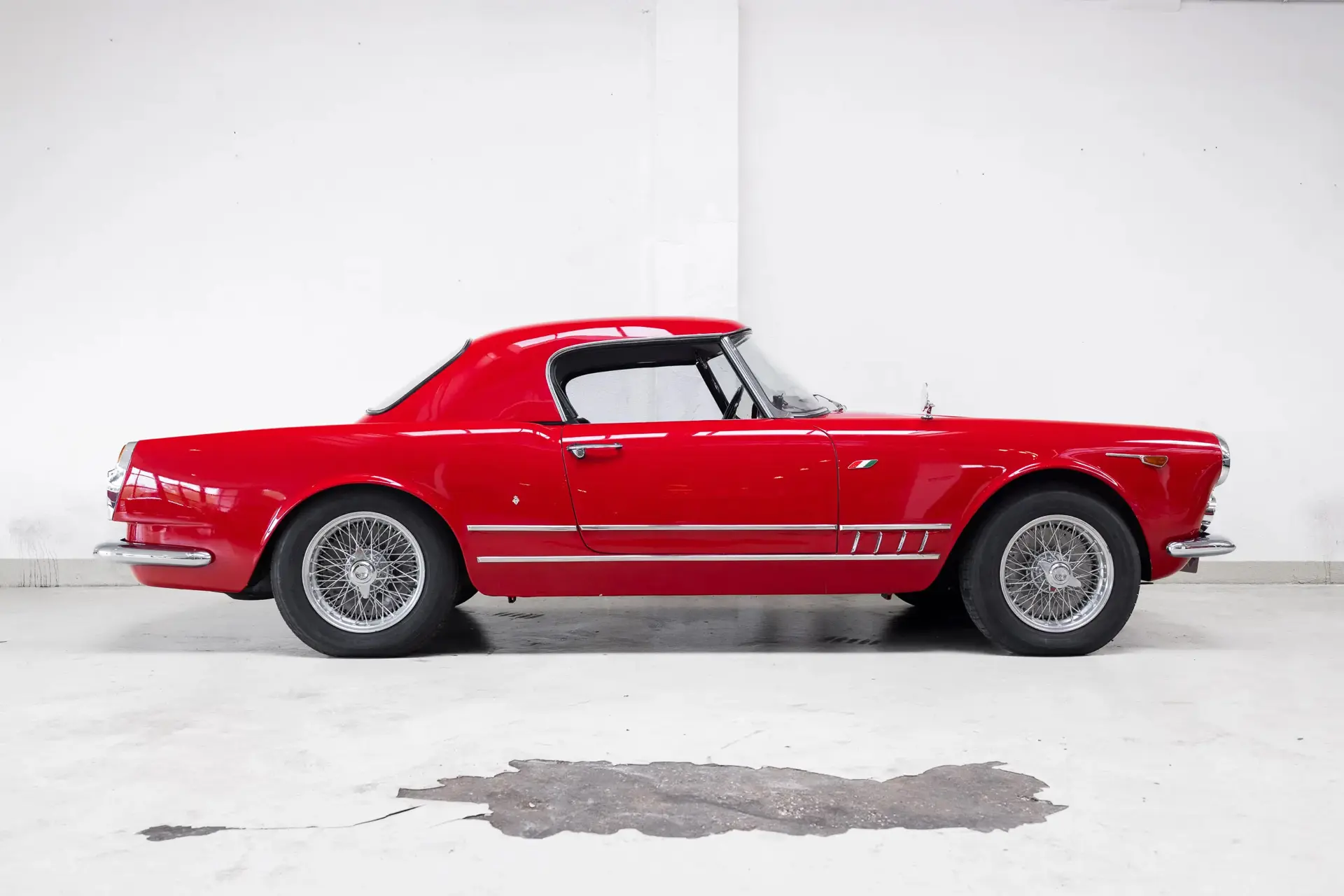 Alfa Romeo 2000 Spider (Touring) - 1961-04