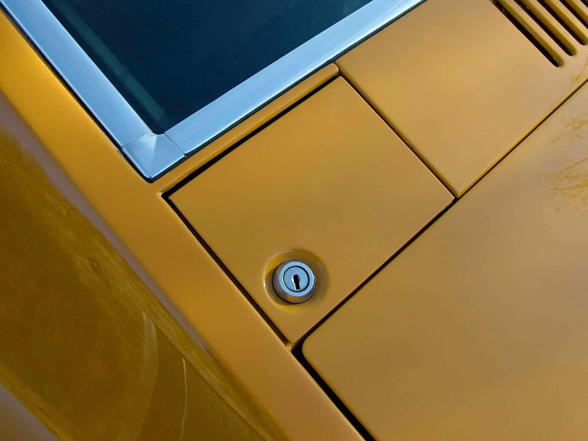 Aston Martin DBS Sports Saloon - 1970 - 20