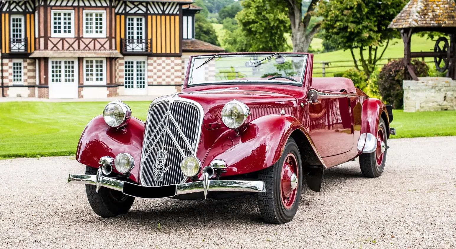 Citroën Traction 15 Six Cabriolet - 1946 - banner
