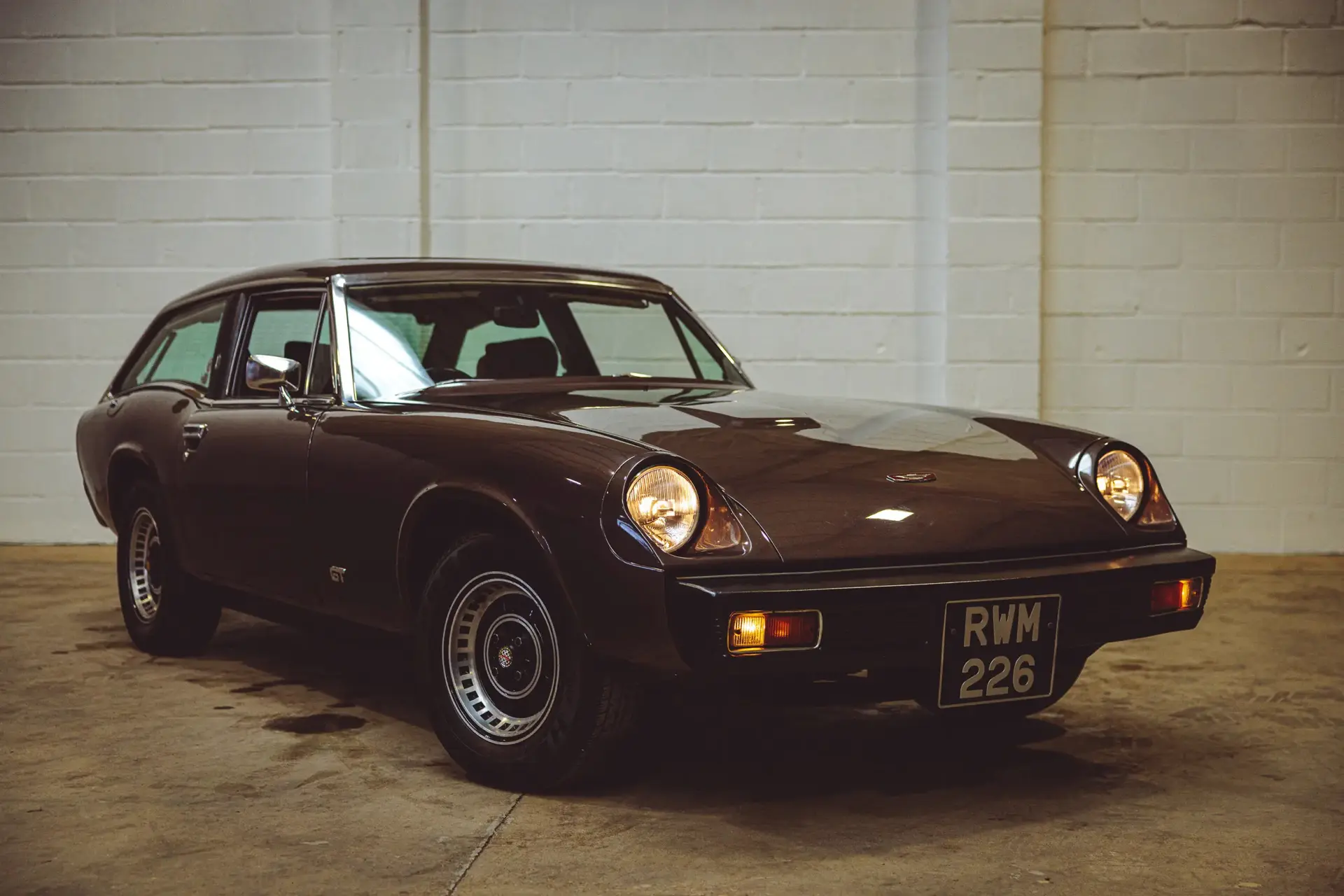 Jensen GT - 1975 - 08