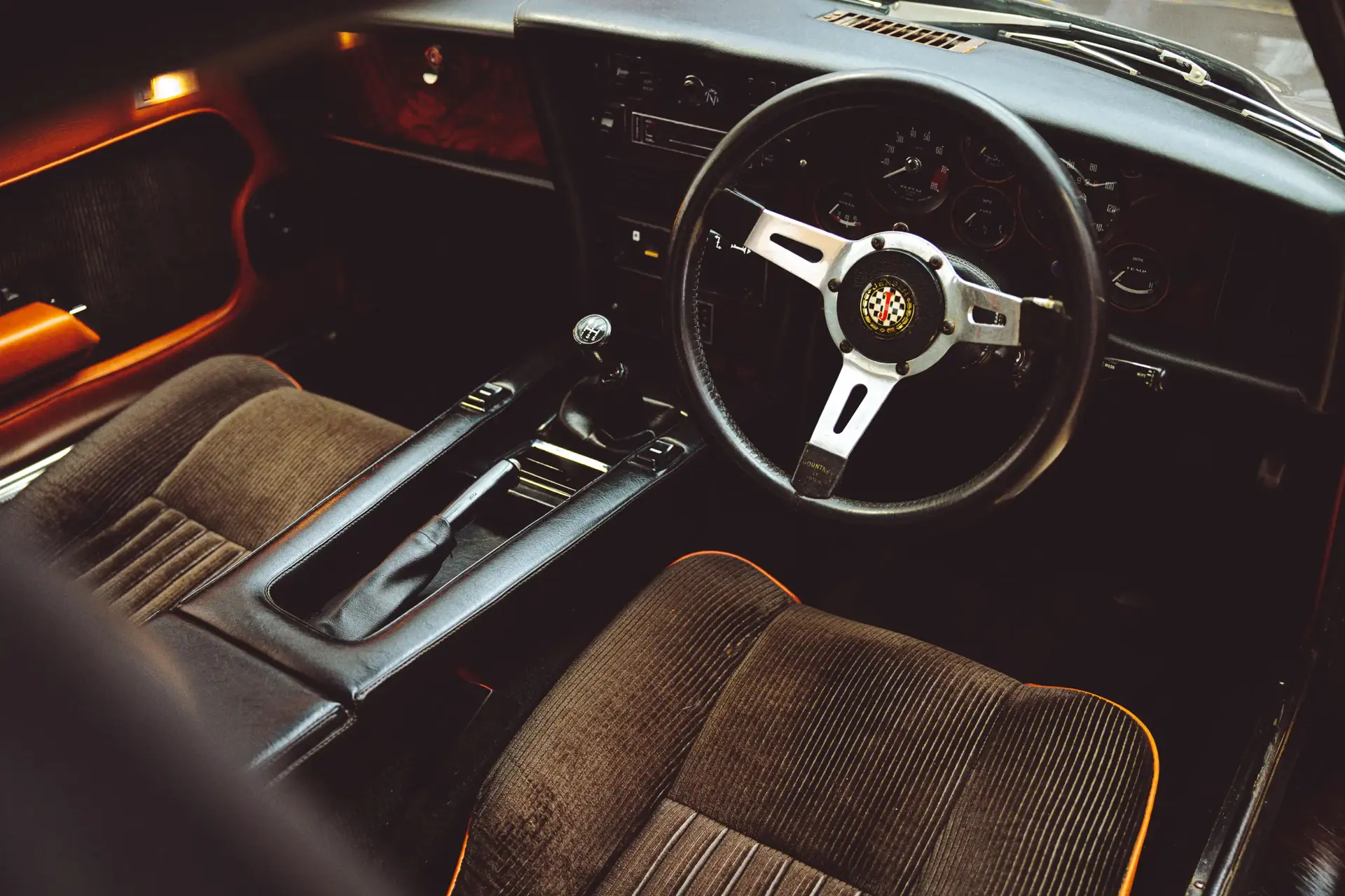 Jensen GT - 1975 - 10