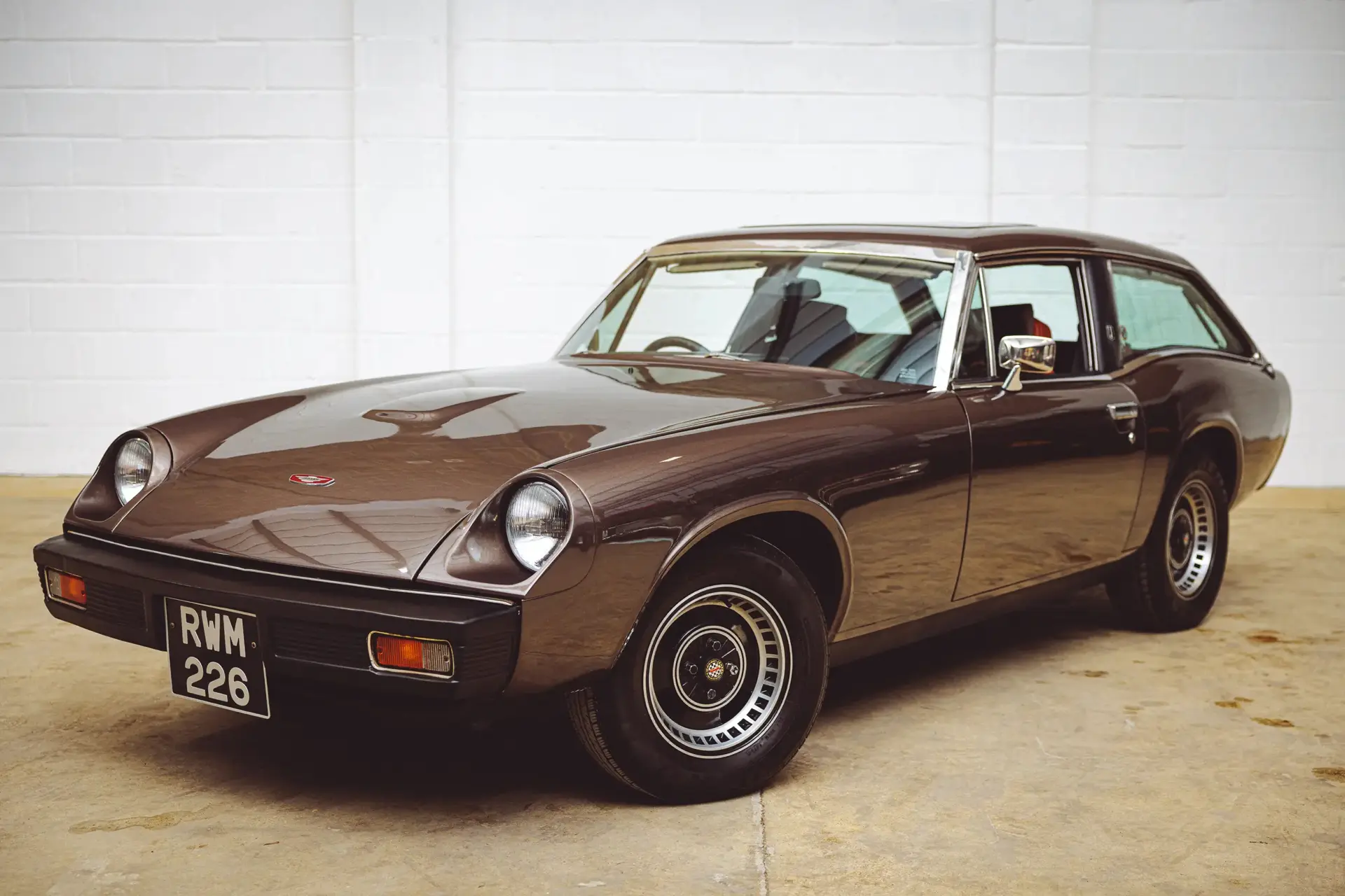 Jensen GT - 1975 - 12