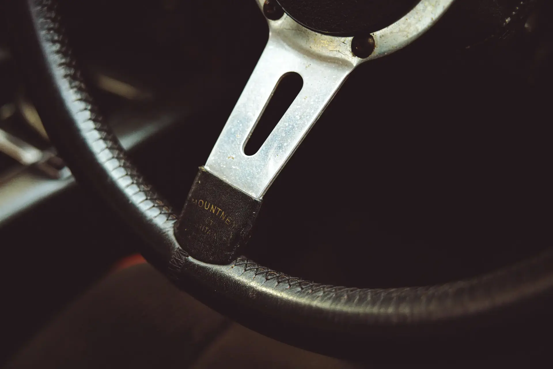 Jensen GT - 1975 - 13