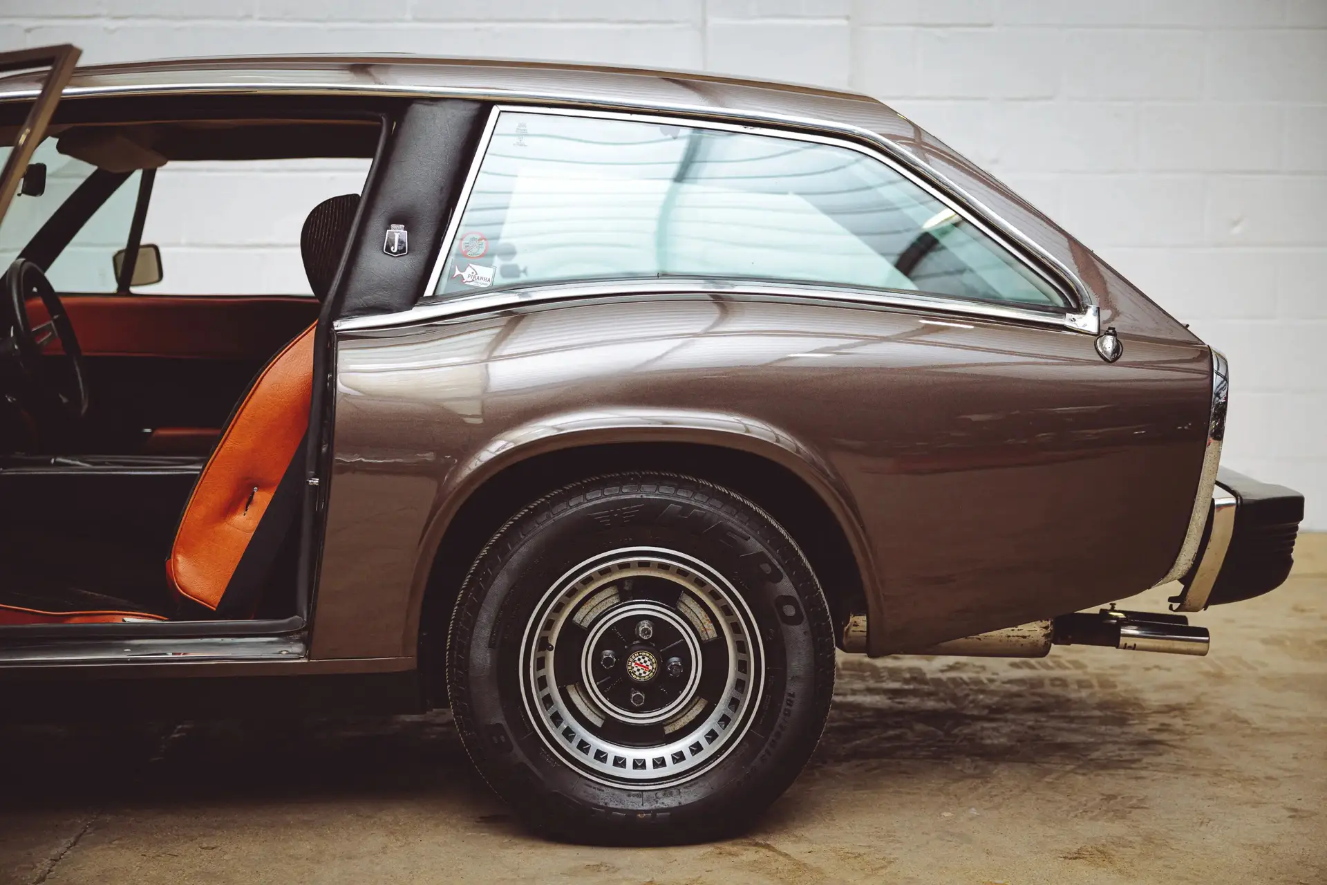 Jensen GT - 1975 - 19