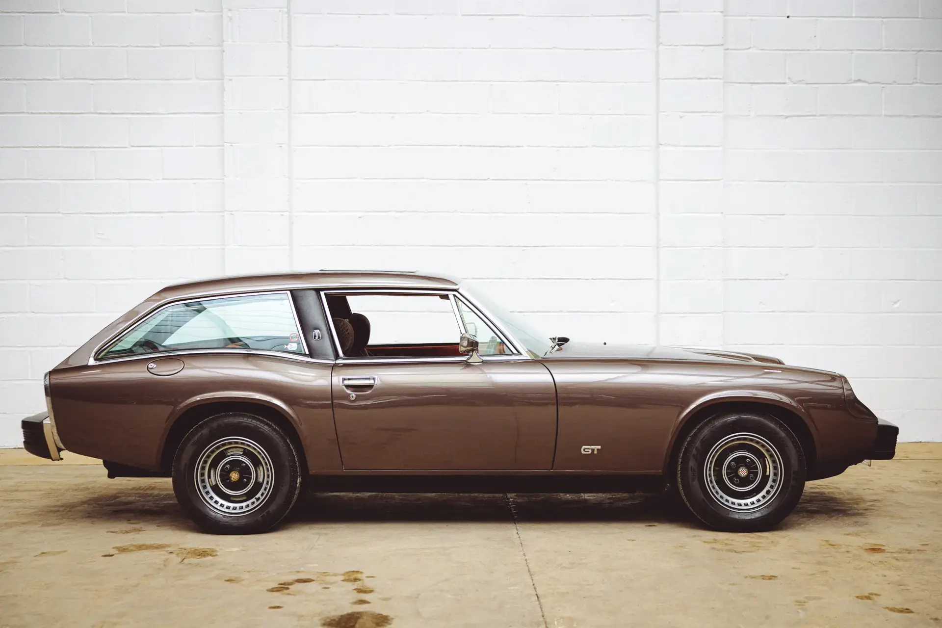 Jensen GT - 1975 - 21