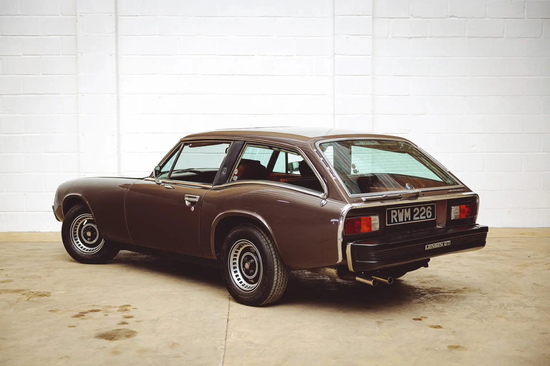 Jensen GT - 1975 - 32