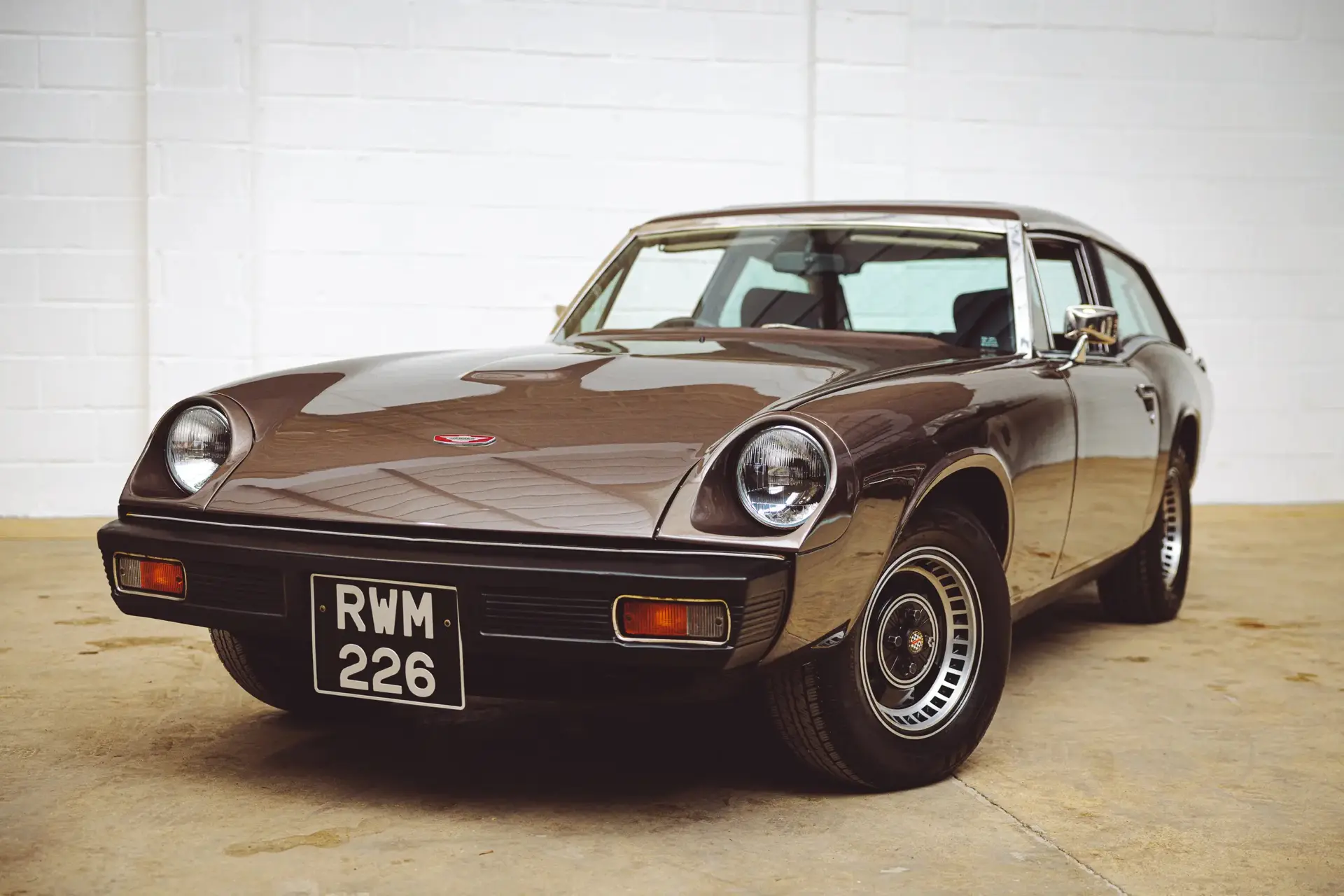 Jensen GT - 1975 - 37