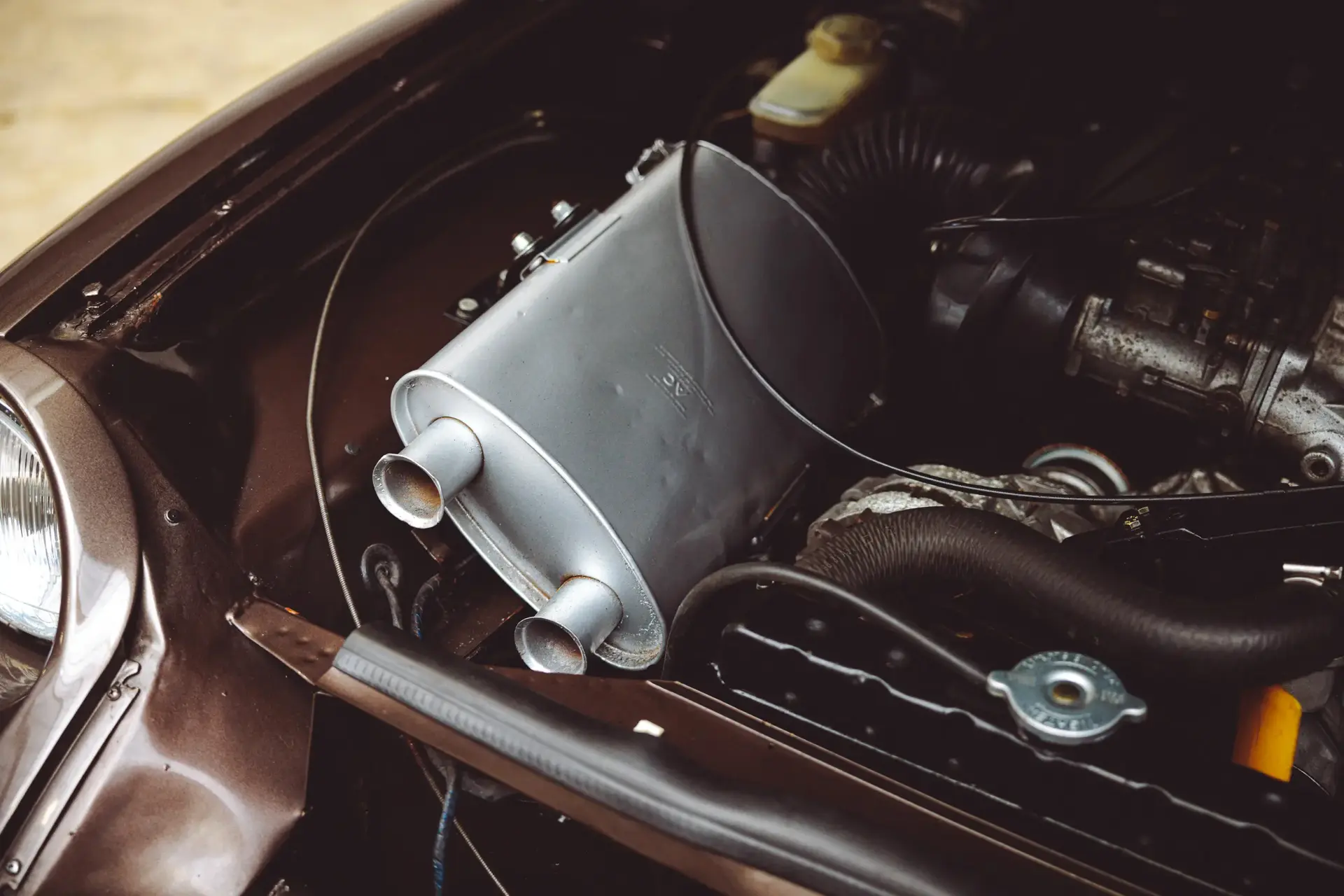 Jensen GT - 1975 - 46