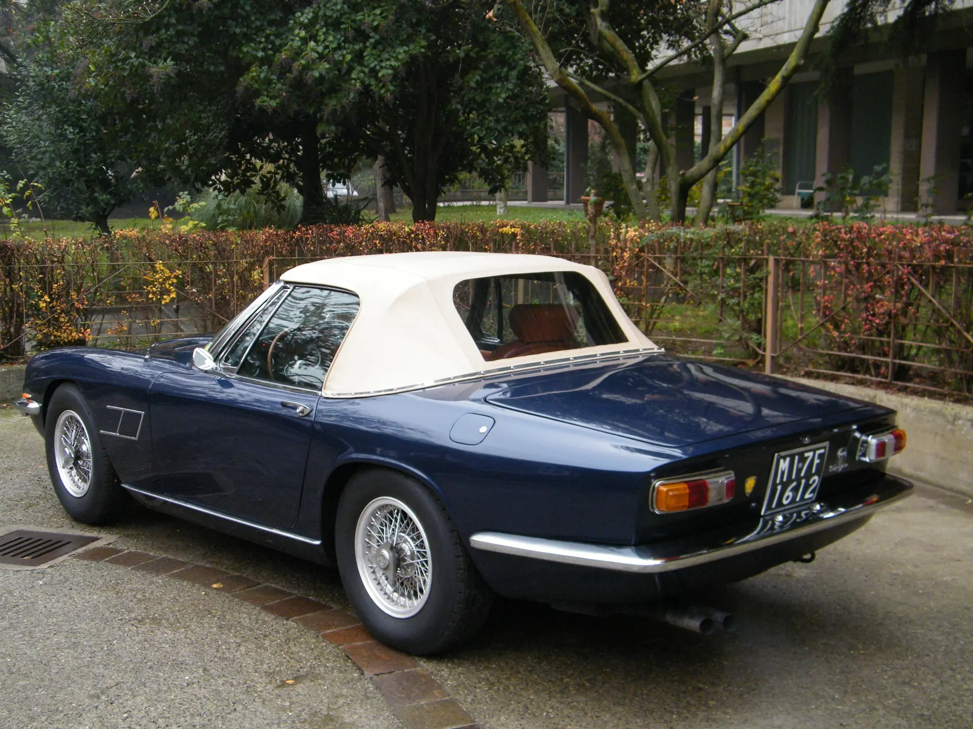 Maserati Mistral 4000 Spyder (Frua) - 1967 - 11