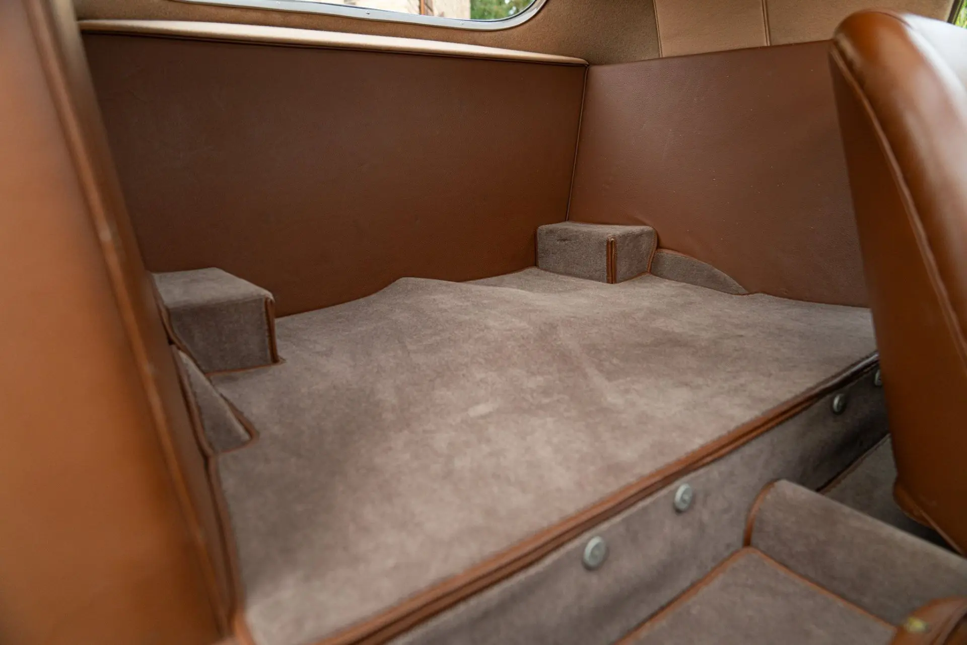 Alfa Romeo 6C 2500 SS Aerlux (Touring) - 1947 -65