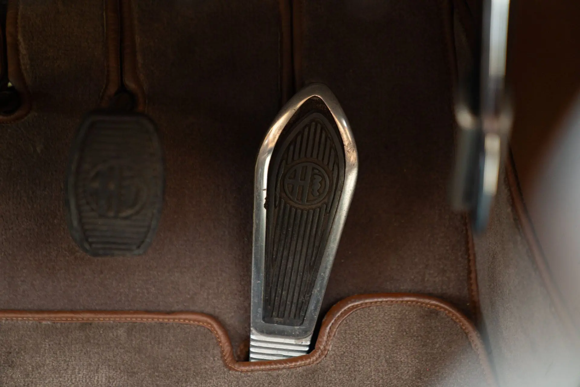 Alfa Romeo 6C 2500 SS Aerlux (Touring) - 1947 -75