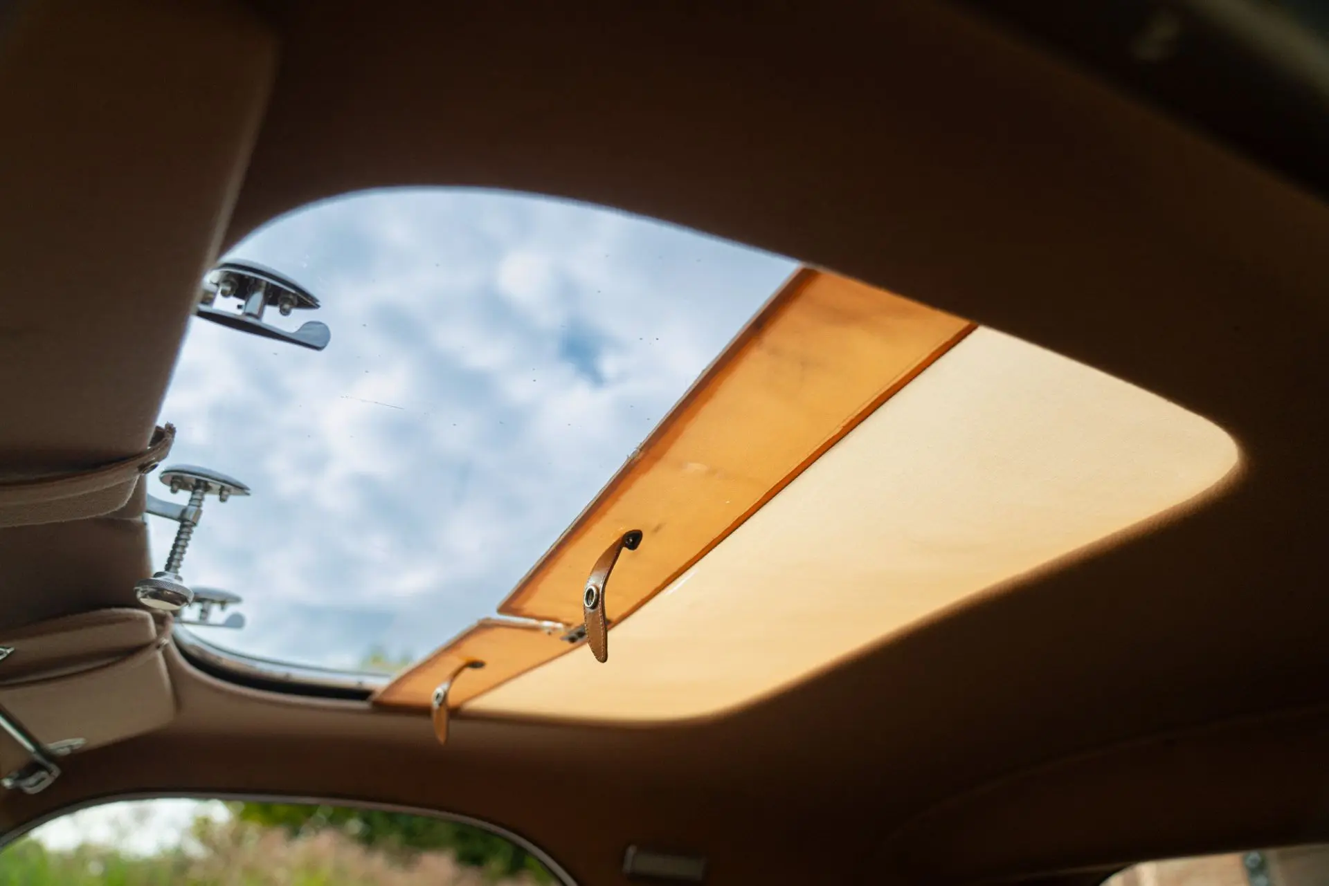 Alfa Romeo 6C 2500 SS Aerlux (Touring) - 1947 -89