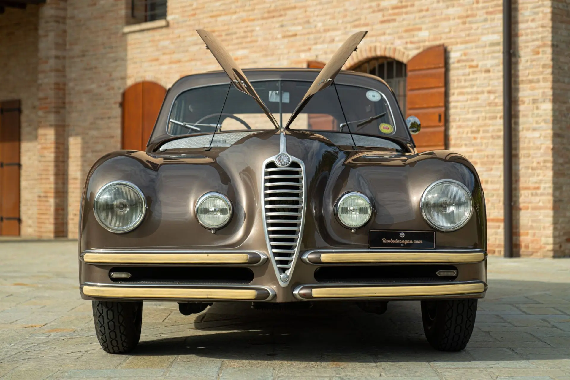 Alfa Romeo 6C 2500 SS Aerlux (Touring) - 1947 -97
