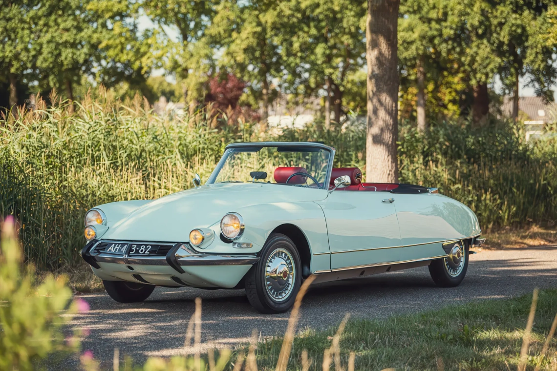 Citroën DS 19M Cabriolet (Chapron) - 1964 -06