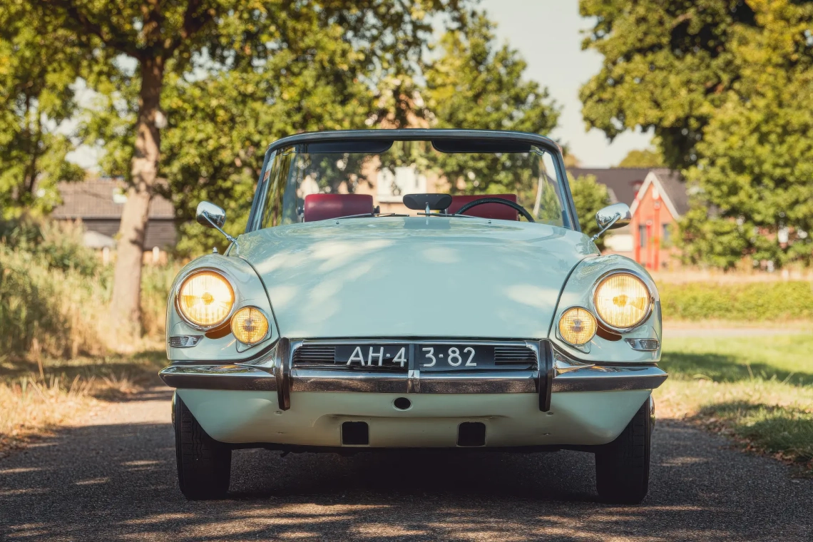 Citroën DS 19M Cabriolet (Chapron) - 1964 -11