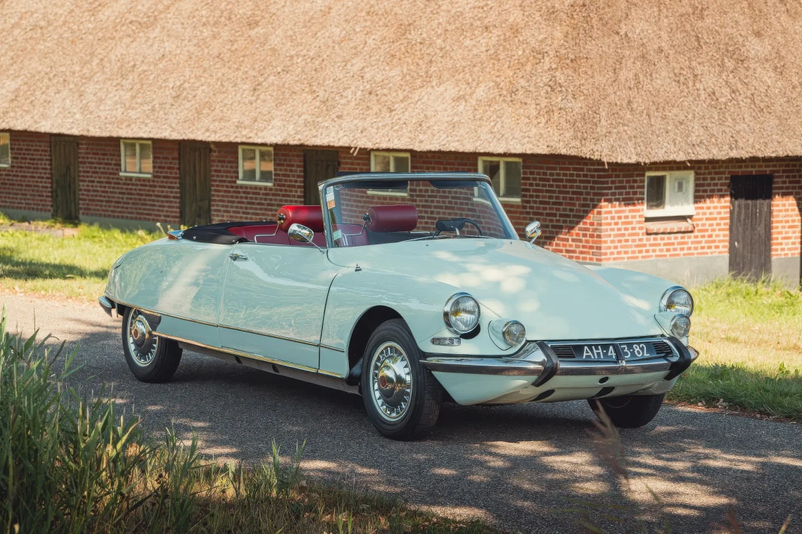 Citroën DS 19M Cabriolet (Chapron) - 1964 -12