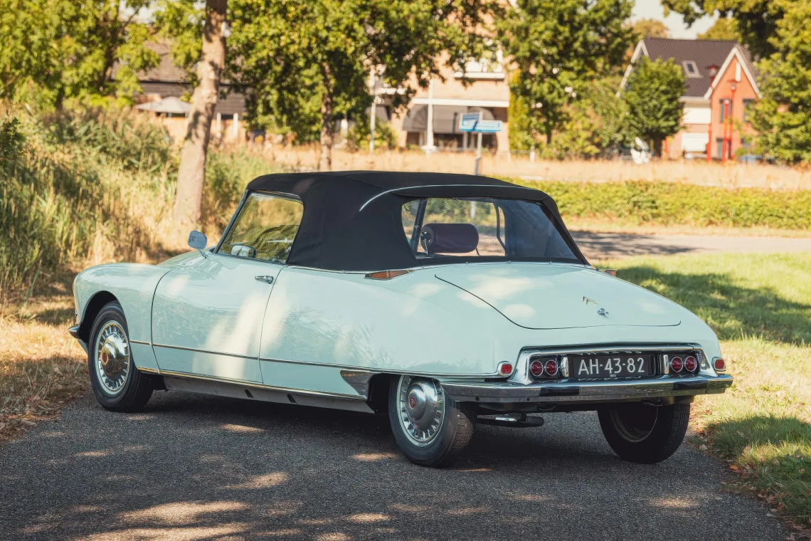 Citroën DS 19M Cabriolet (Chapron) - 1964 -17