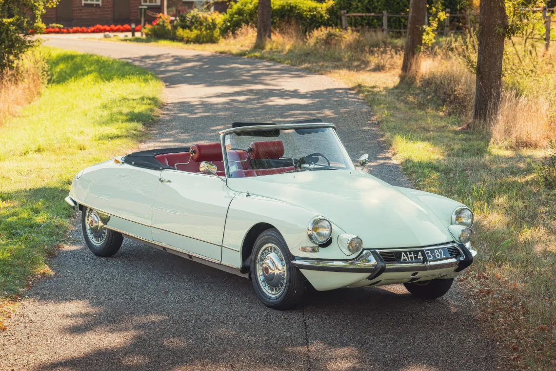 Citroën DS 19M Cabriolet (Chapron) - 1964 -22