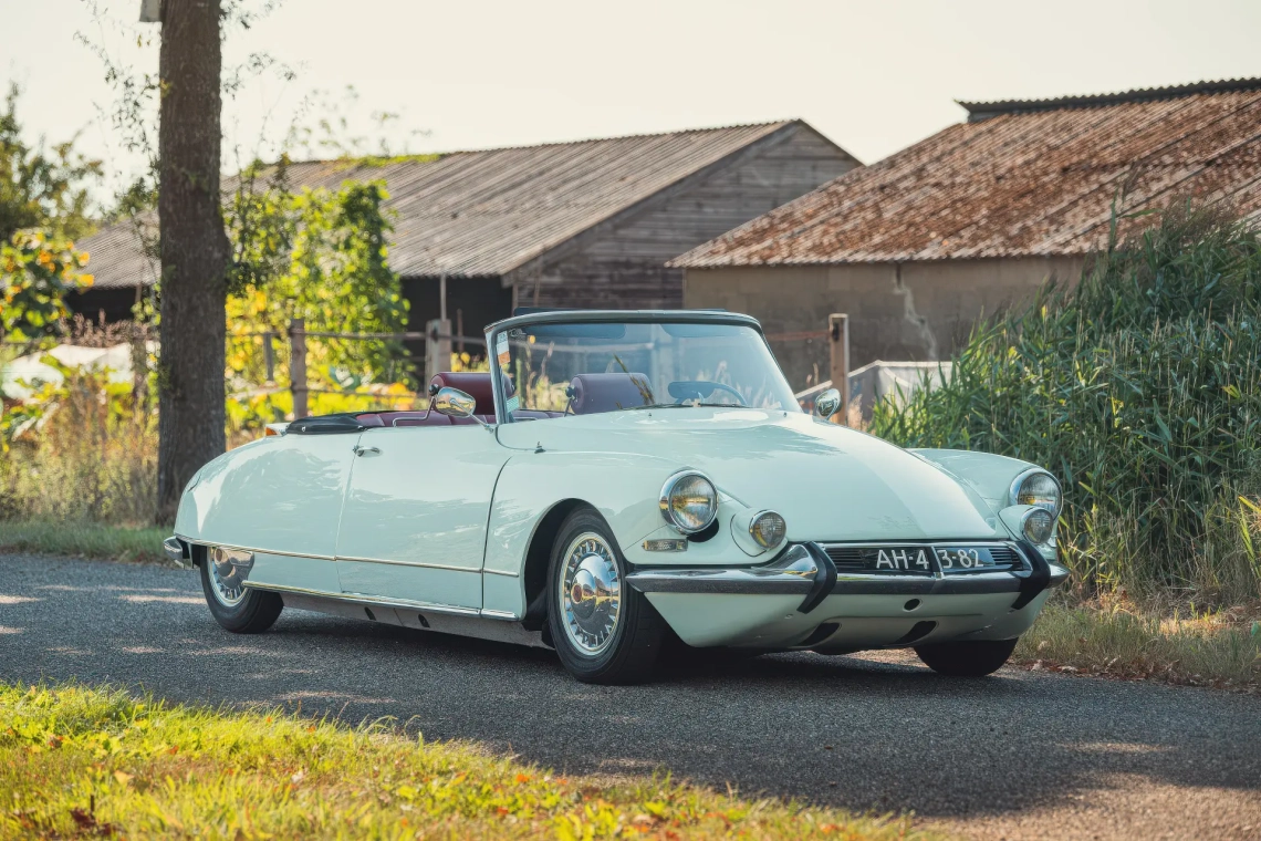 Citroën DS 19M Cabriolet (Chapron) - 1964 -50