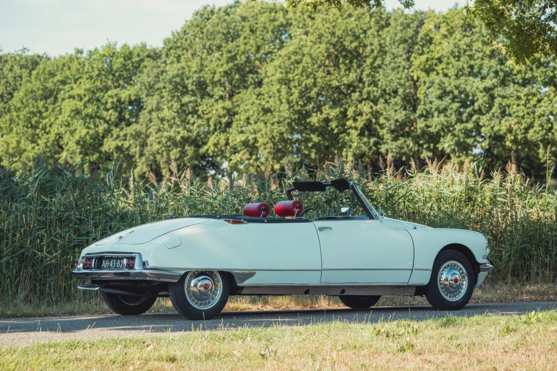 Citroën DS 19M Cabriolet (Chapron) - 1964 -59