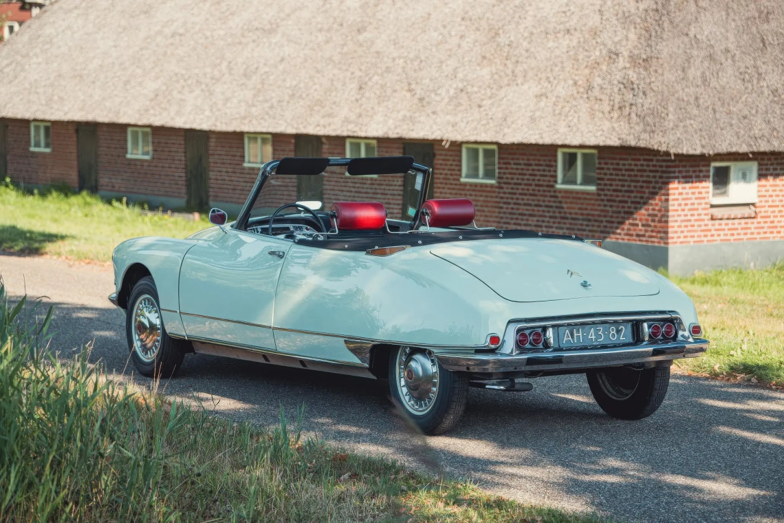 Citroën DS 19M Cabriolet (Chapron) - 1964 -64