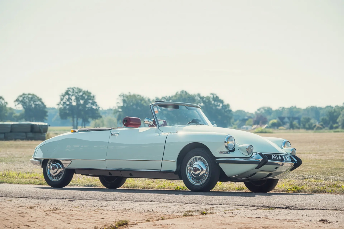 Citroën DS 19M Cabriolet (Chapron) - 1964 -65