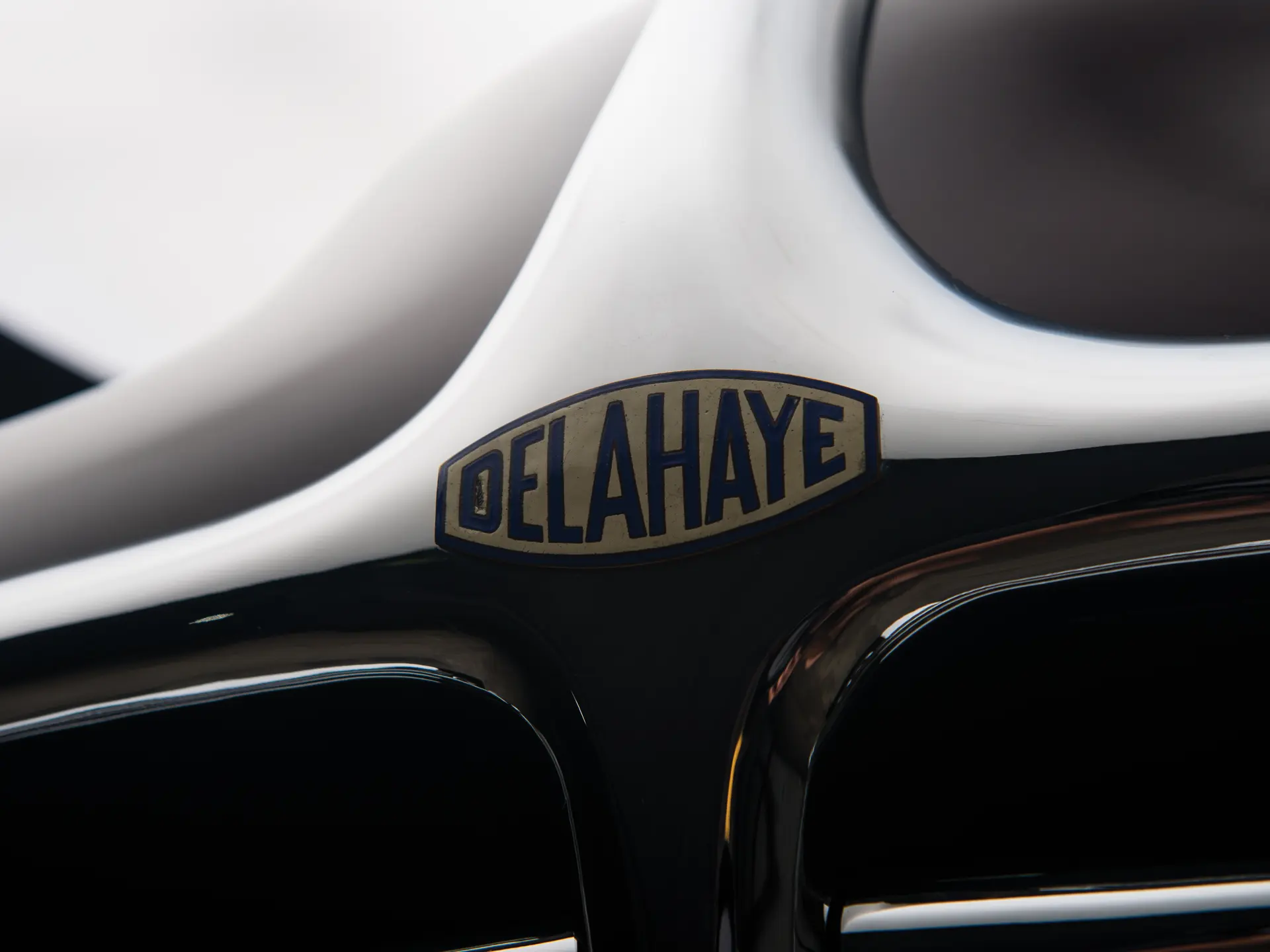 Delahaye 235 Coupé (Saoutchik) - 1952-10