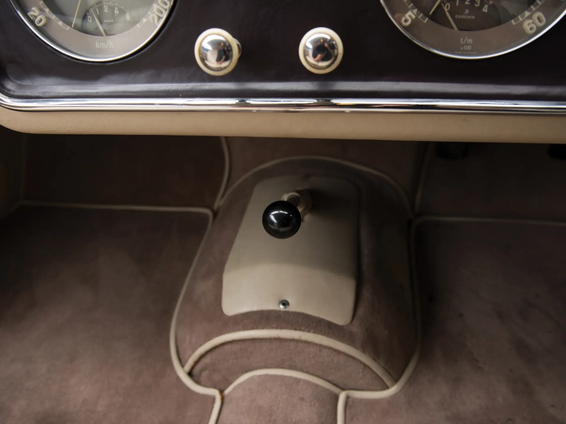Delahaye 235 Coupé (Saoutchik) - 1952-31