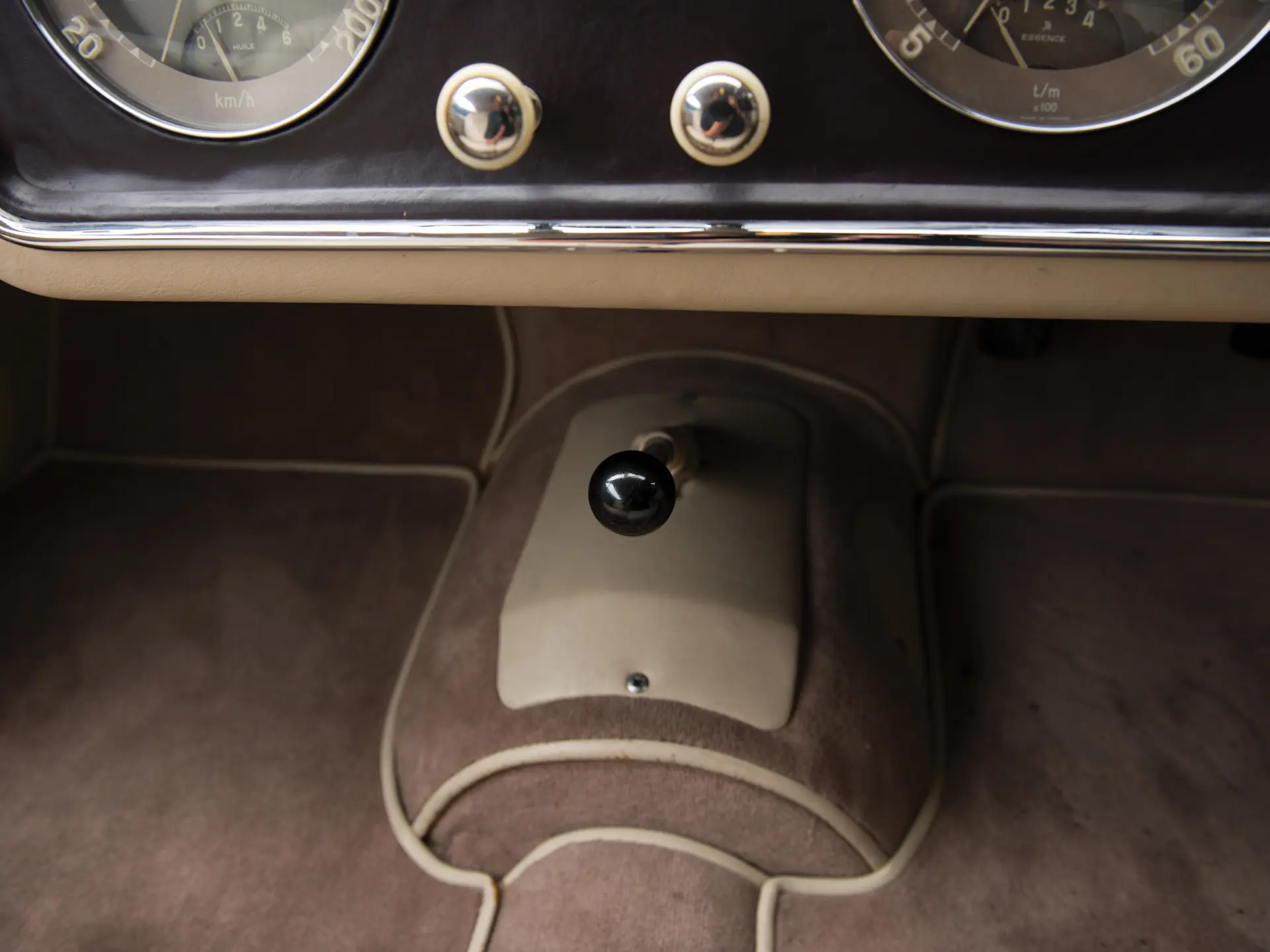 Delahaye 235 Coupé (Saoutchik) - 1952-31