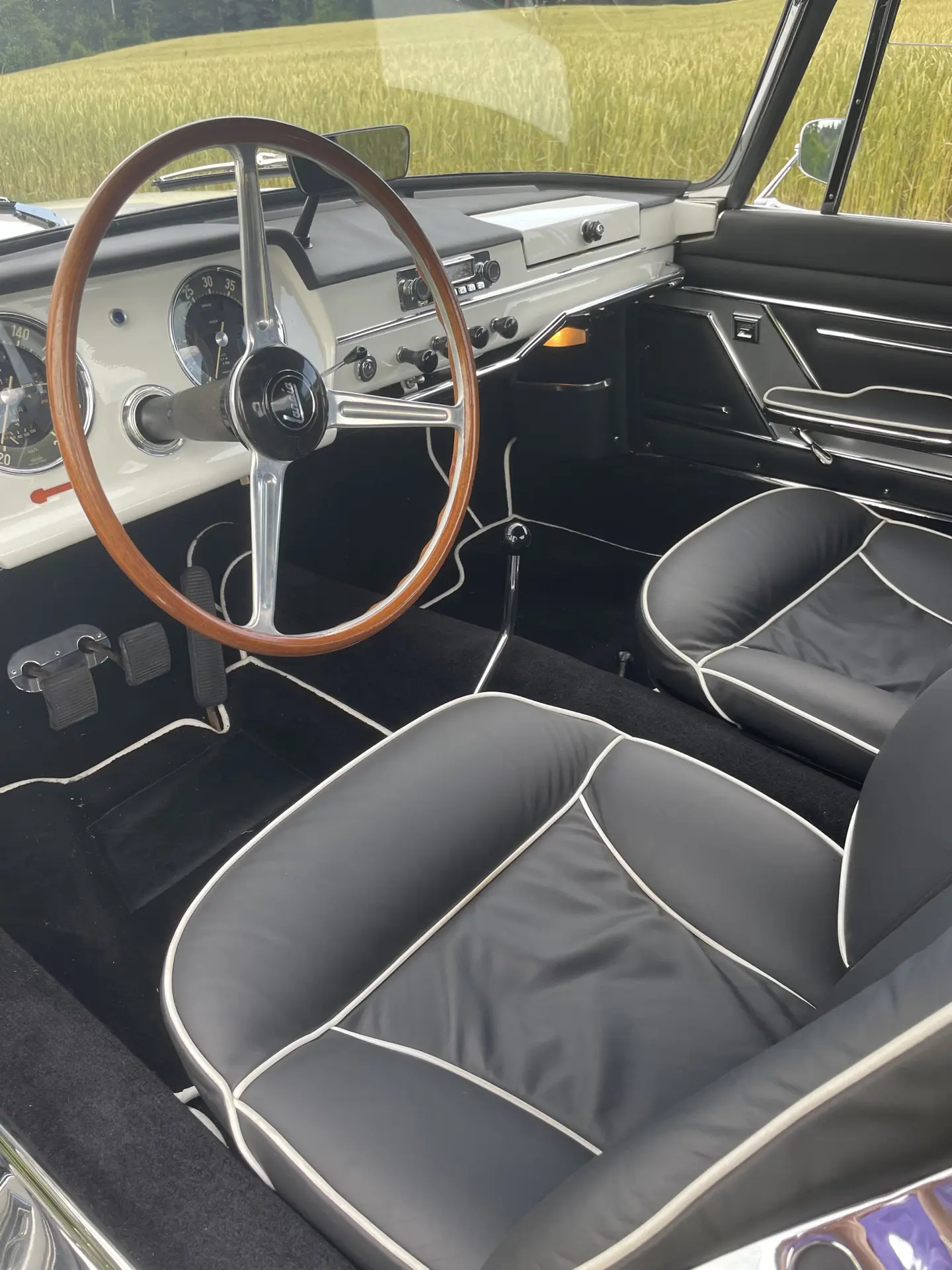 Lancia GT Spider Amalfi (Boneschi) - 1961- 06