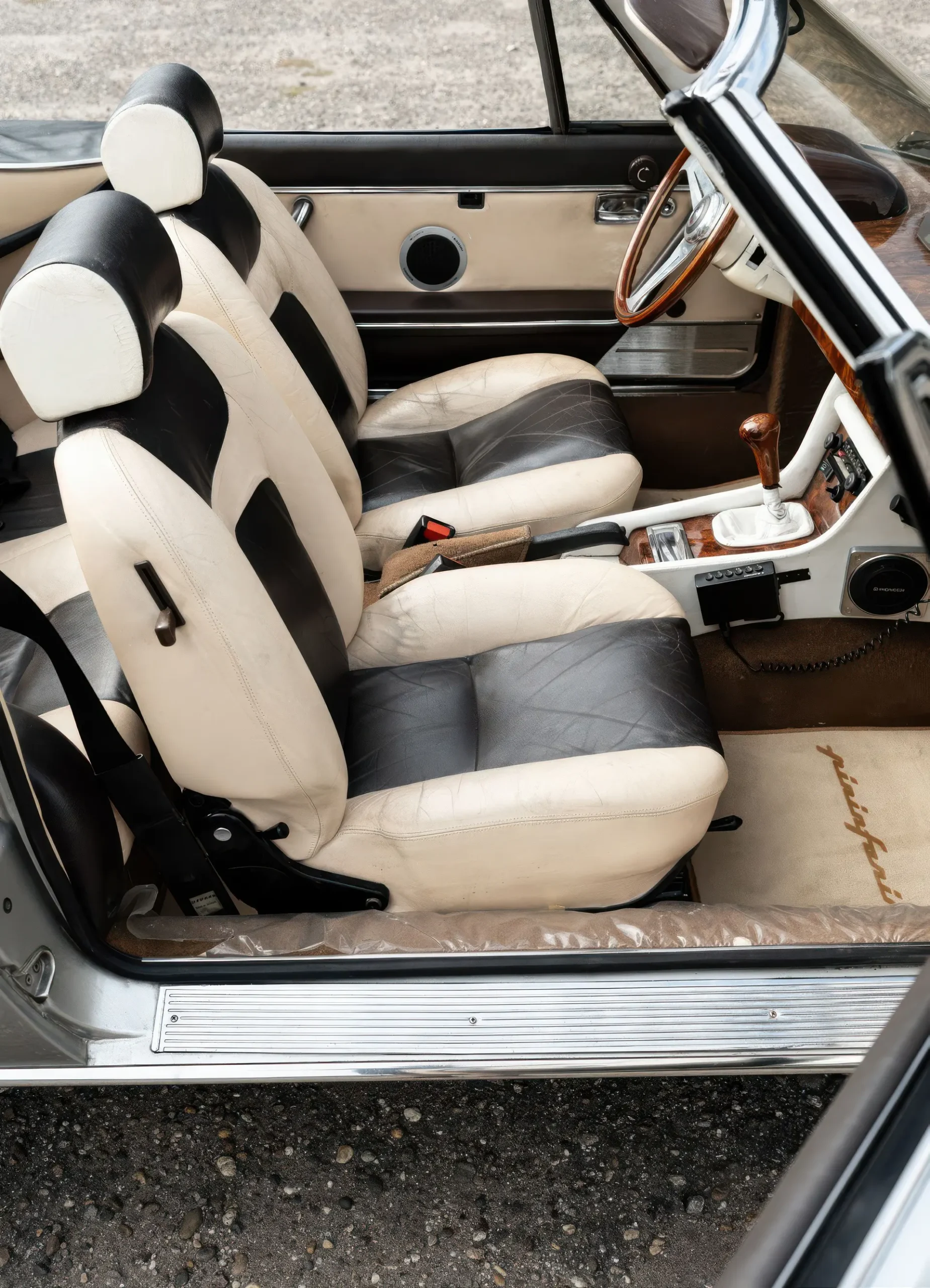 Peugeot 504 Cabriolet 2.0 (Pininfarina) - 1980-05