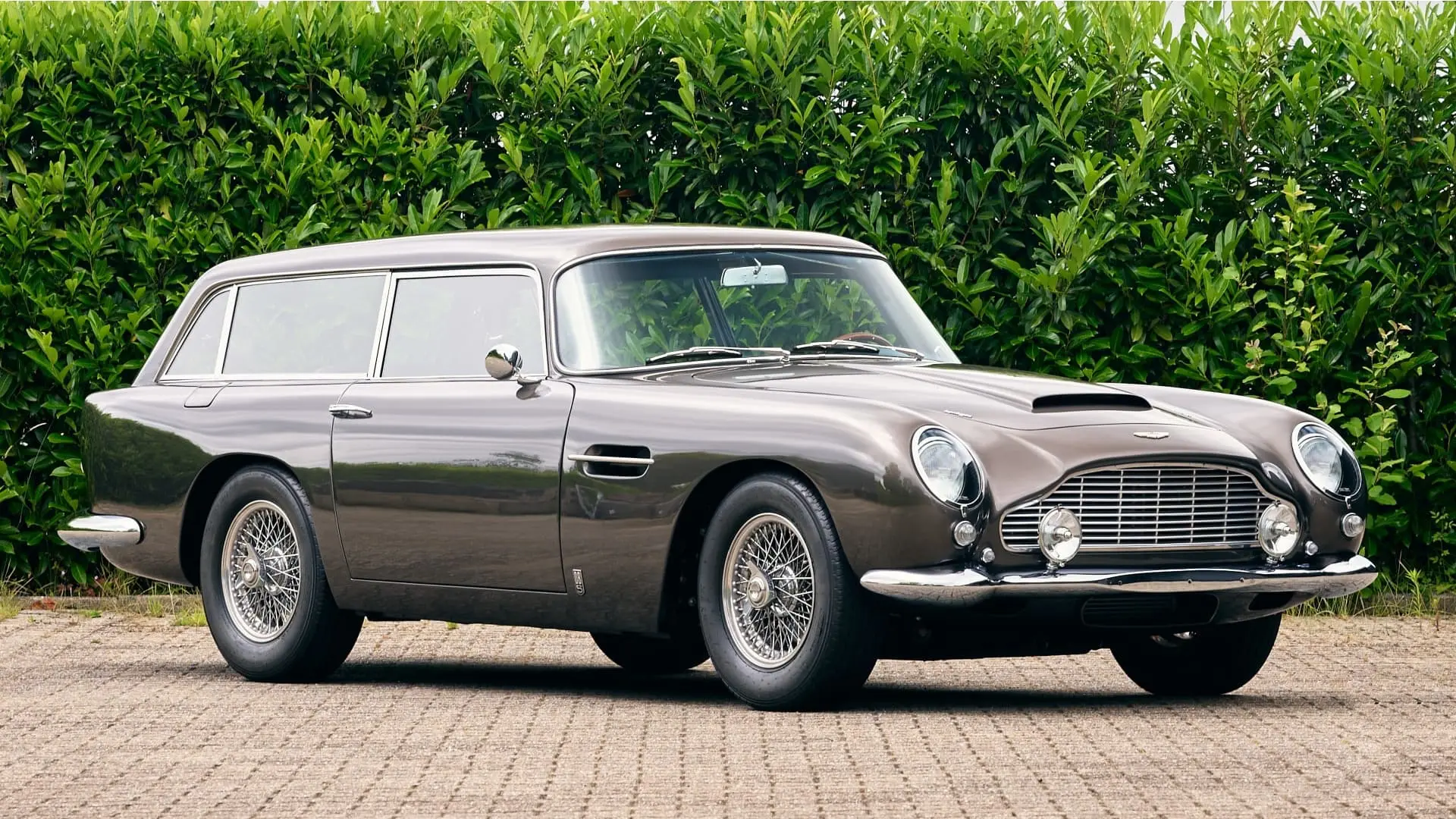 Aston Martin DB5 Shooting Brake - 1965-02