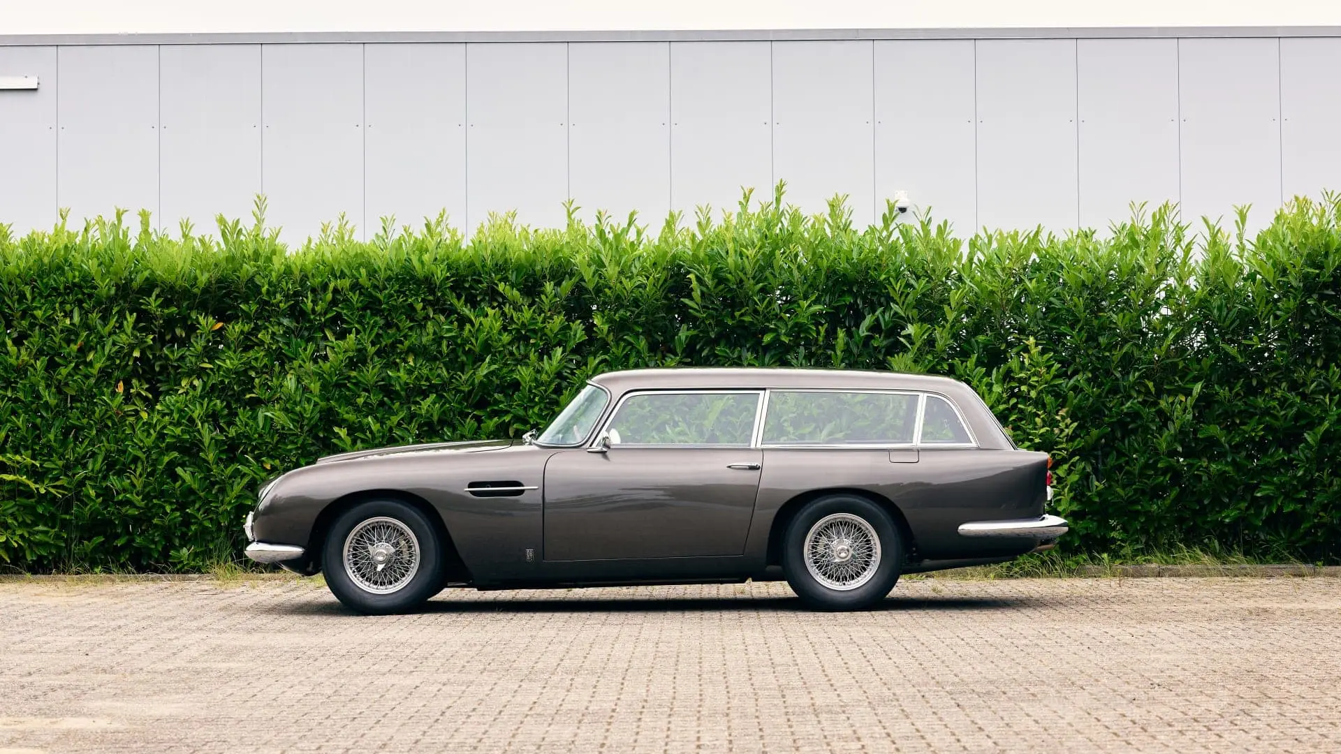 Aston Martin DB5 Shooting Brake - 1965-06