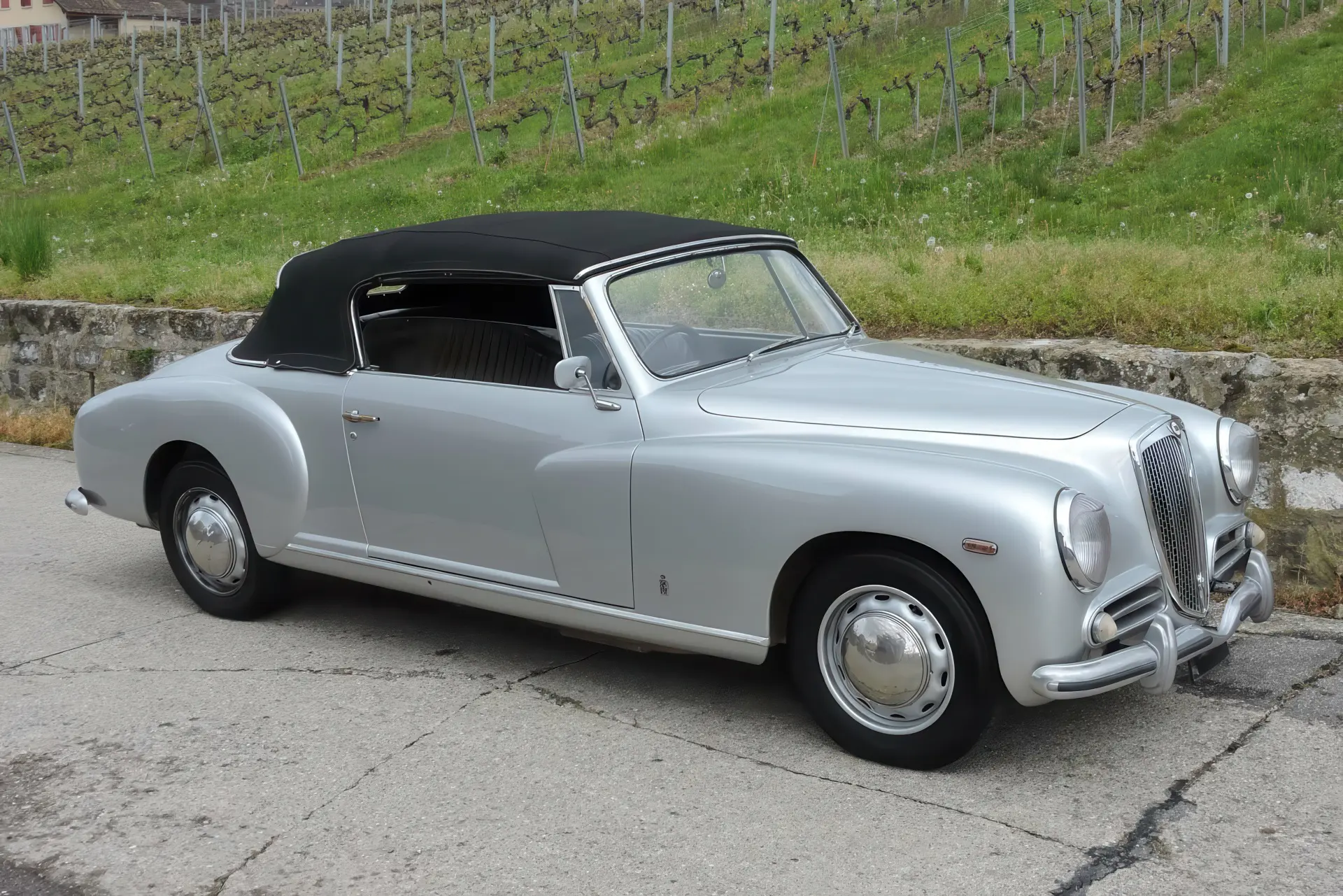 Lancia Aurelia B50 Cabriolet (Pinin Farina) - 1951-12