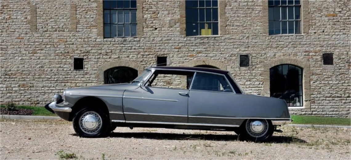Citroën DS 19 coupé Concorde (Chapron) - 1965 -01