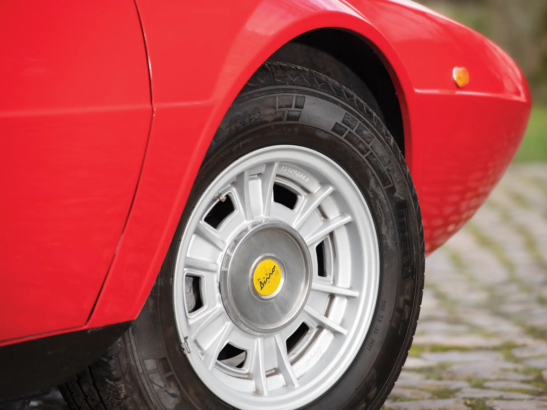 Dino 208 GT4 (Bertone) - 1975-13