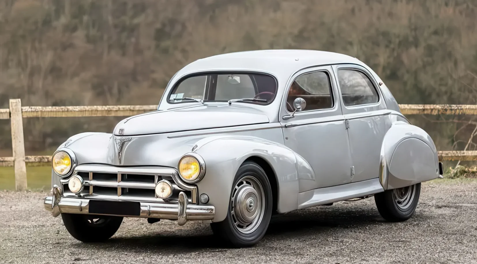 Peugeot-203-DarlMat-1951-banner