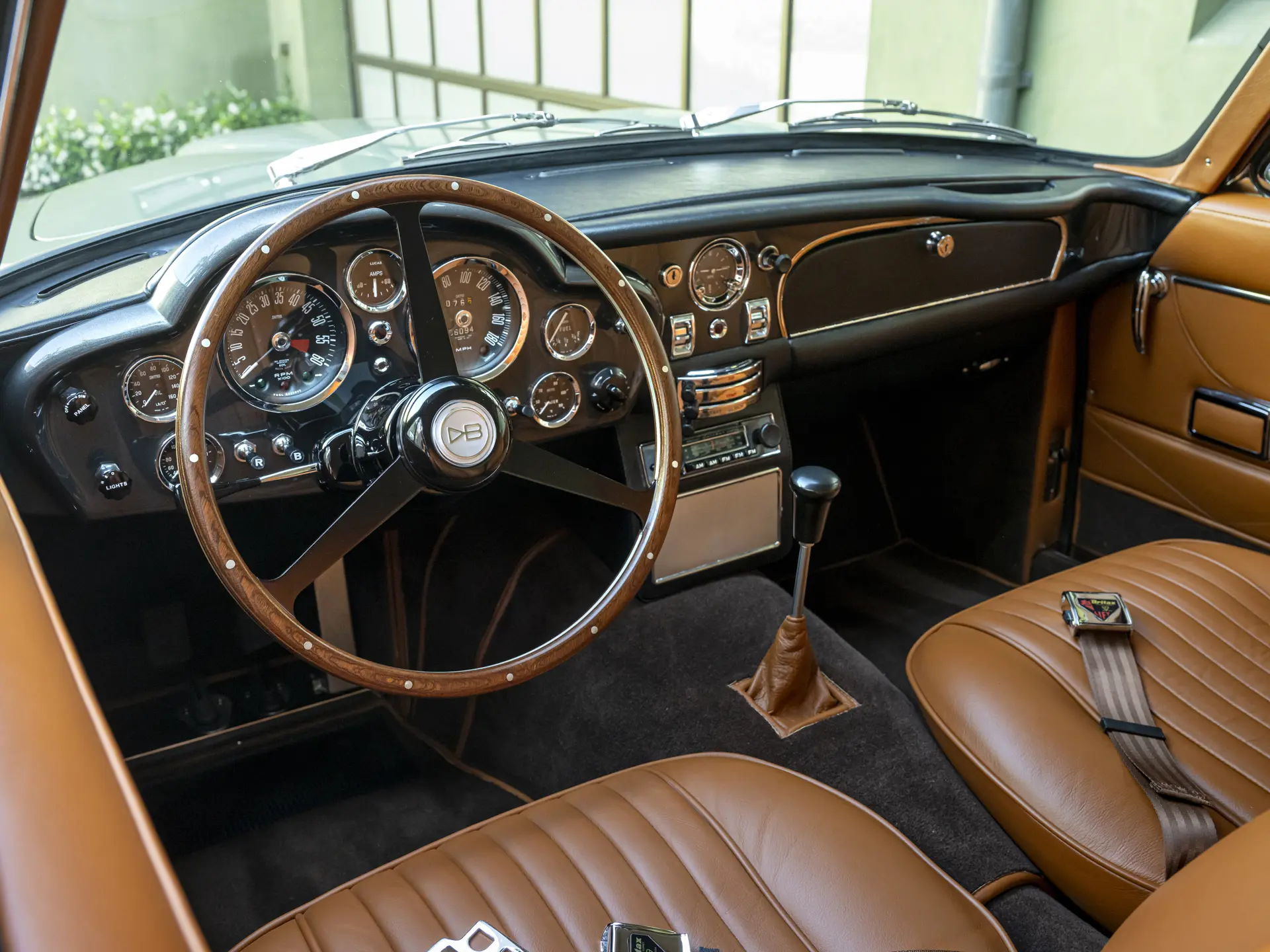 Aston Martin DB6 Mk 2 Vantage - 1970-04