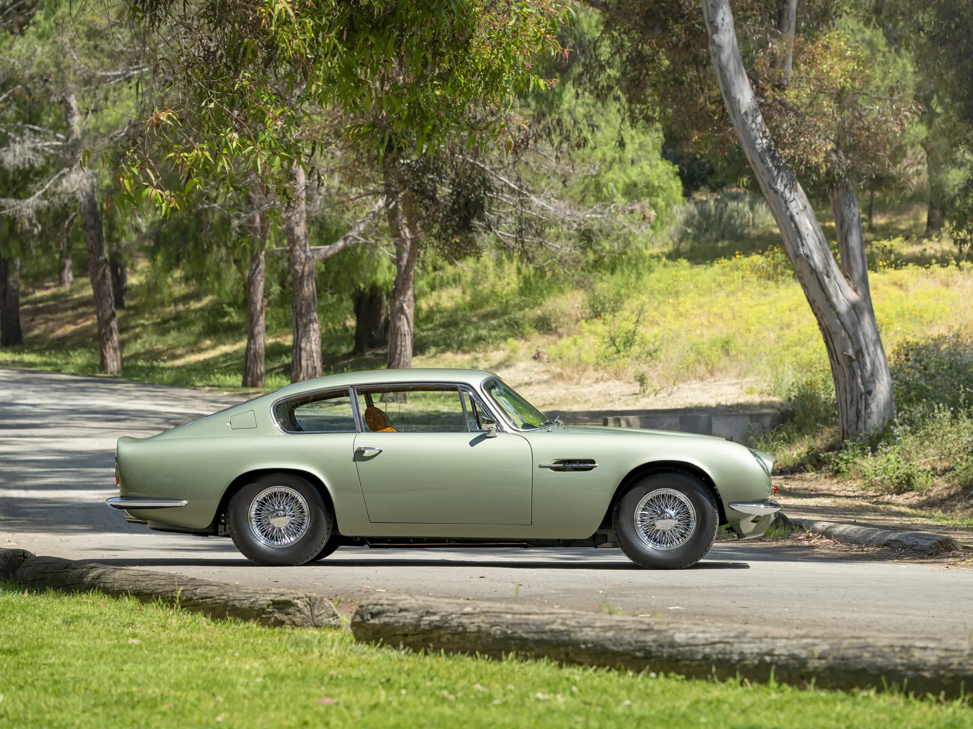 Aston Martin DB6 Mk 2 Vantage - 1970-05