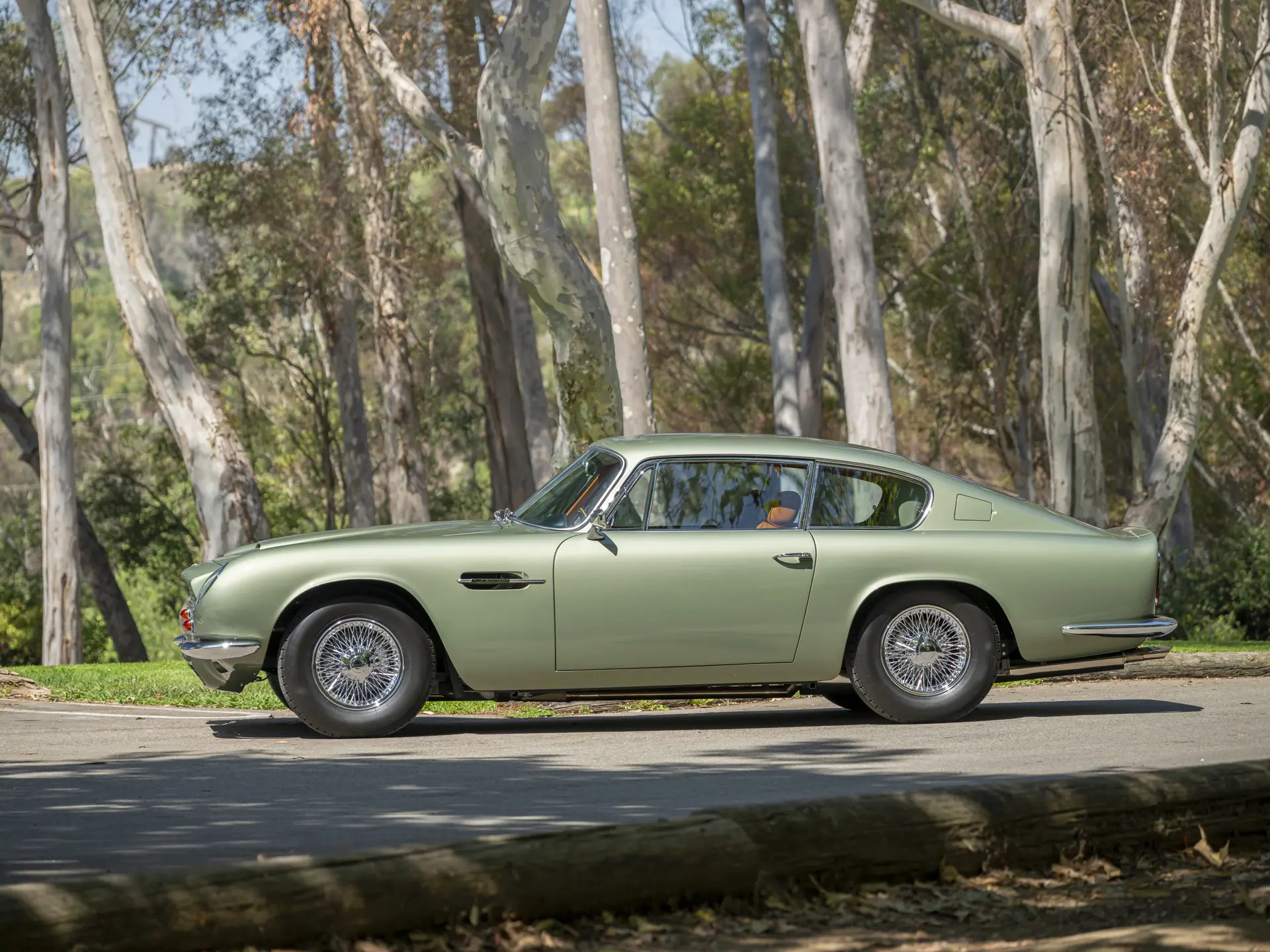Aston Martin DB6 Mk 2 Vantage - 1970-11