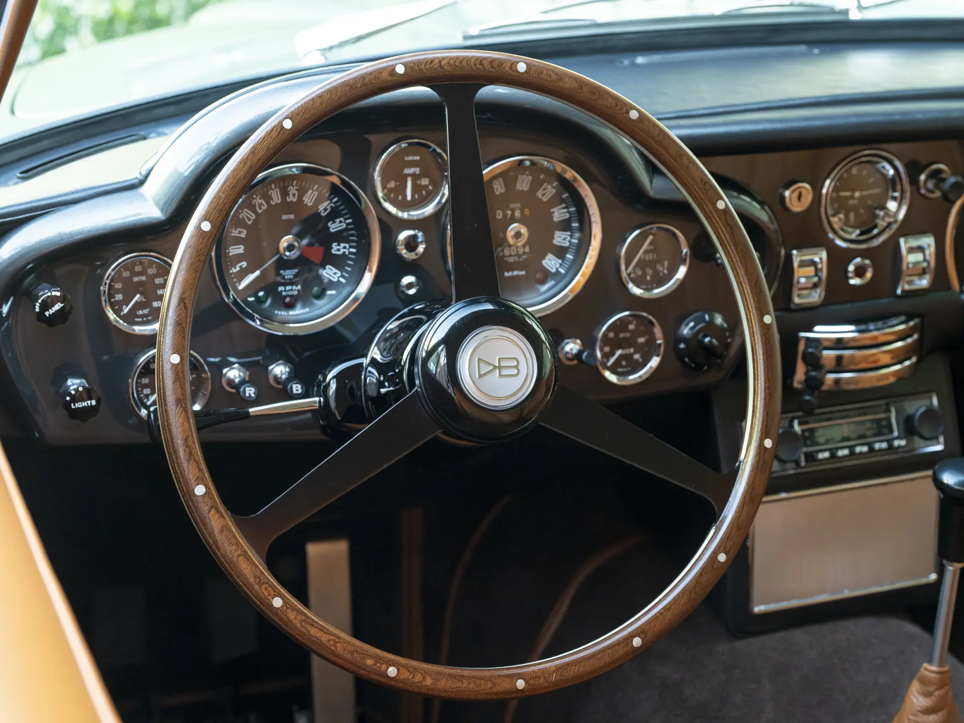 Aston Martin DB6 Mk 2 Vantage - 1970-13