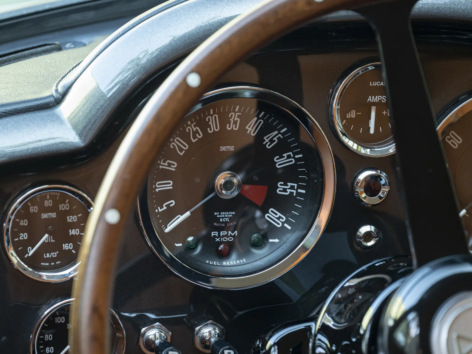 Aston Martin DB6 Mk 2 Vantage - 1970-16