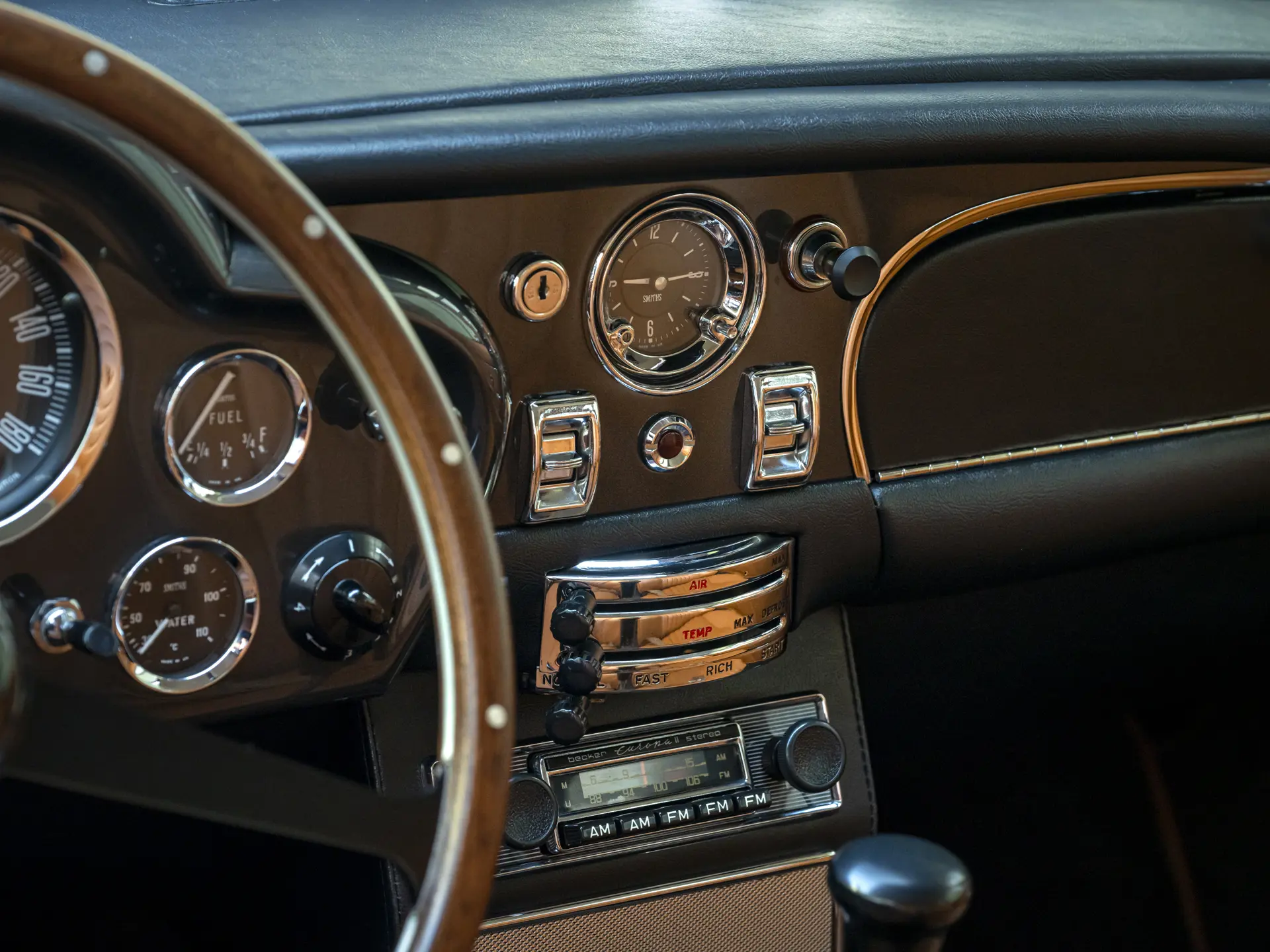 Aston Martin DB6 Mk 2 Vantage - 1970-20