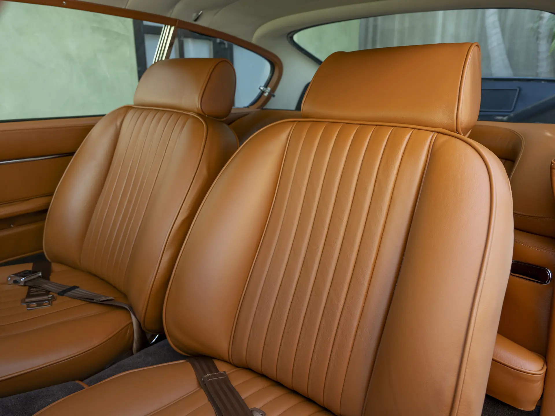 Aston Martin DB6 Mk 2 Vantage - 1970-23