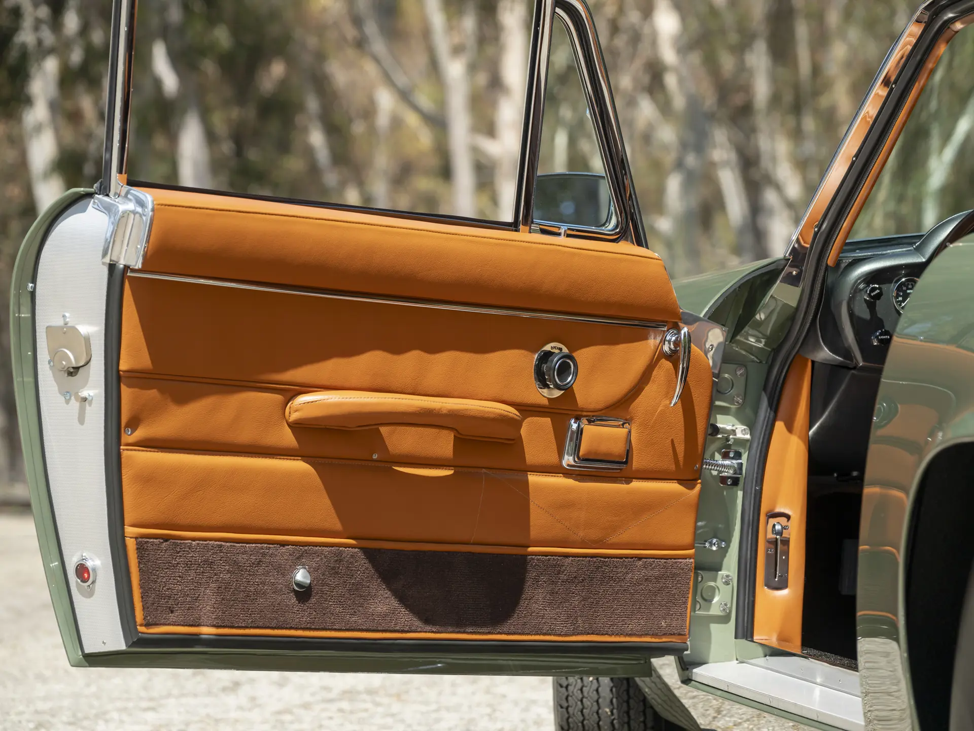 Aston Martin DB6 Mk 2 Vantage - 1970-29