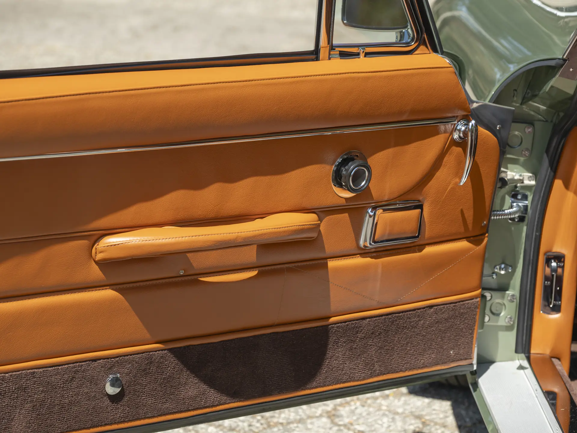 Aston Martin DB6 Mk 2 Vantage - 1970-30