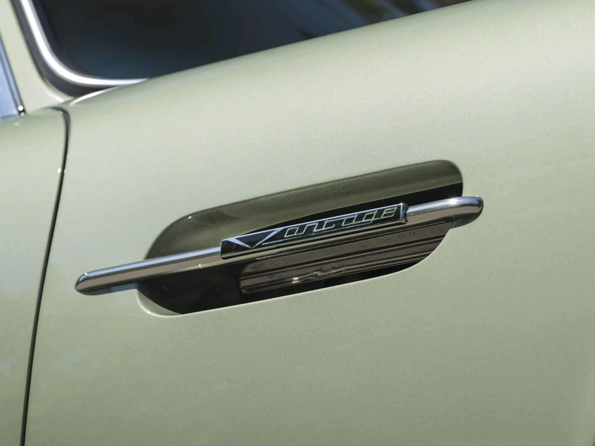 Aston Martin DB6 Mk 2 Vantage - 1970-38