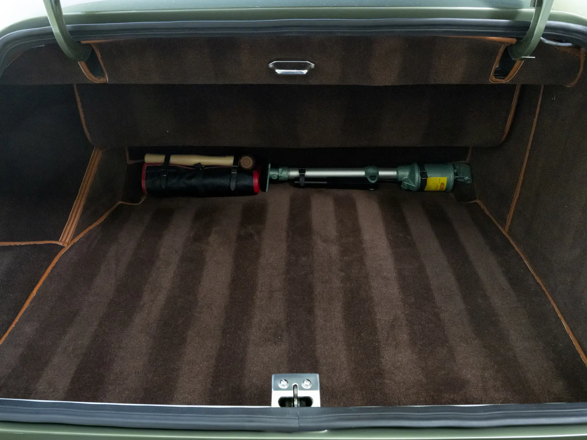 Aston Martin DB6 Mk 2 Vantage - 1970-50