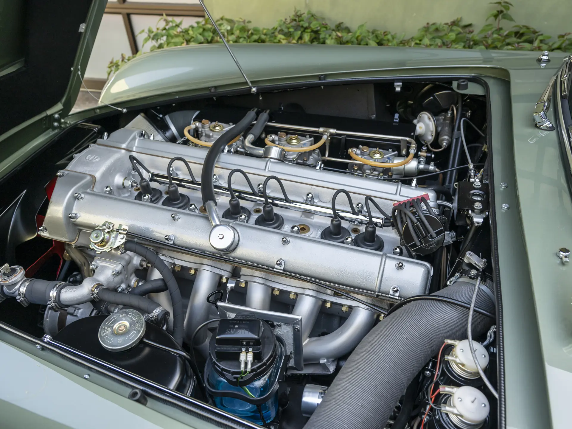 Aston Martin DB6 Mk 2 Vantage - 1970-57