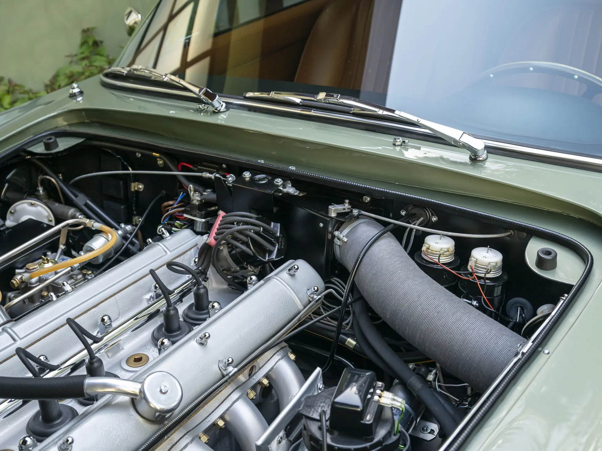 Aston Martin DB6 Mk 2 Vantage - 1970-60